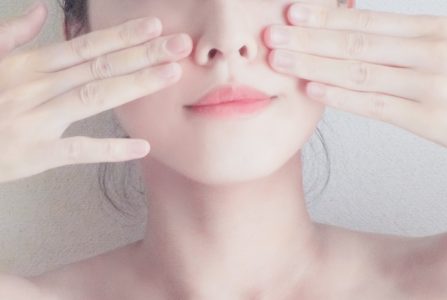 毛穴のたるみを実感する、40代の化粧水の選び方