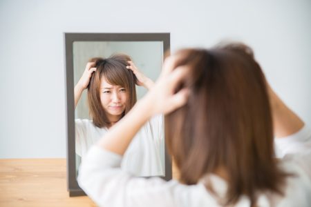 肌がギトギトするオイリー肌の原因と対策