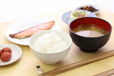 たるみ毛穴の改善策(2) 食事の見直し