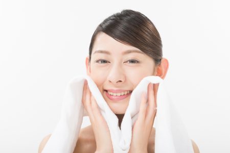 (まとめ)指や手のひらを使った丁寧な洗顔は、肌に優しくキレイになります