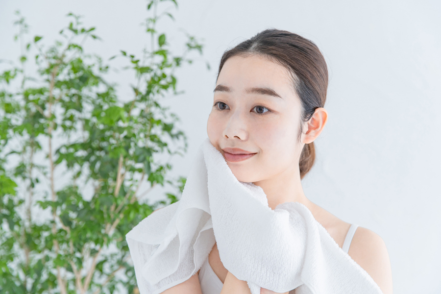 夏の乾燥肌はクレンジングが関係しているの?